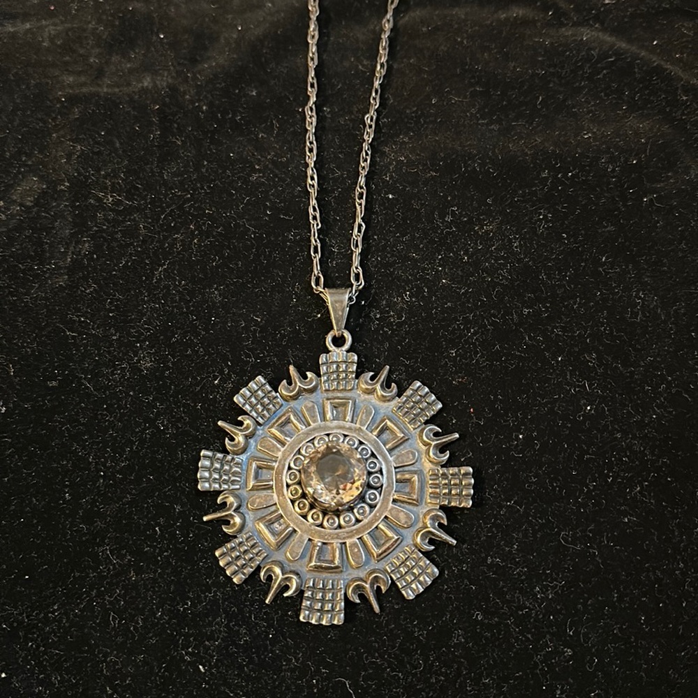 Vintage Hecho en Mexico 925 pendant (3X3 inches) and necklace